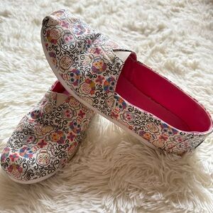 Forged iron grey glow in the dark Dia de Los Muertos Print toms.